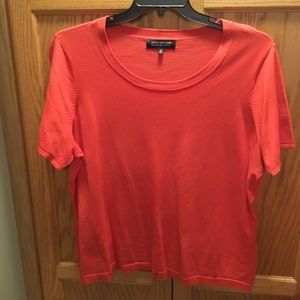 Jones New York Knit top in orange.